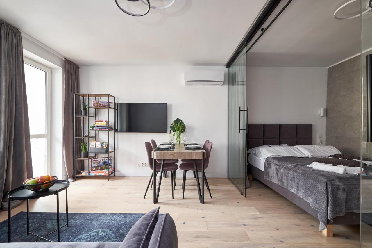 Platinum - Parking - Klimatyzacja - Winda - Self Check In Apartment *